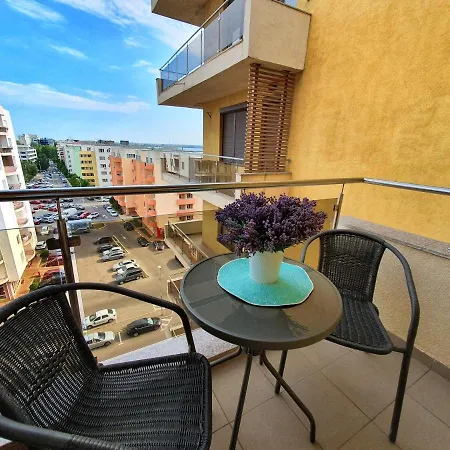 Apartment Lakeview Flats Summerland Mamaia