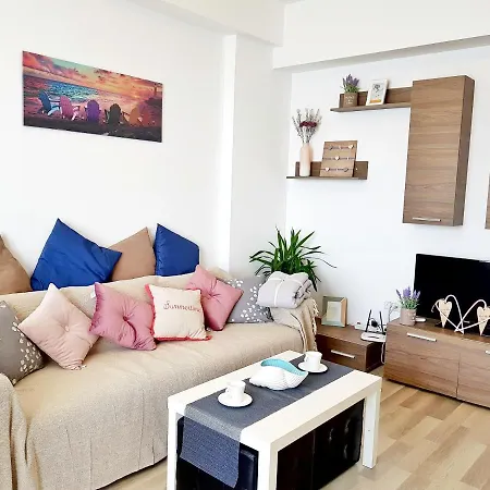 Lakeview Flats Summerland Apartment